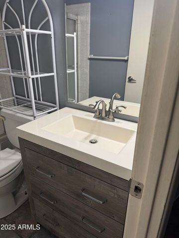 5363 N Black Canyon Highway, Phoenix, AZ 85015