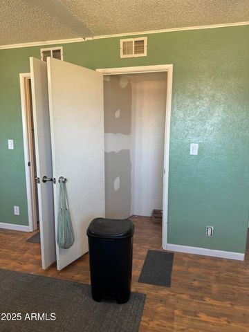 5363 N Black Canyon Highway, Phoenix, AZ 85015