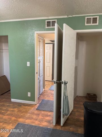 5363 N Black Canyon Highway, Phoenix, AZ 85015