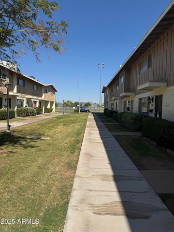 5363 N Black Canyon Highway, Phoenix, AZ 85015