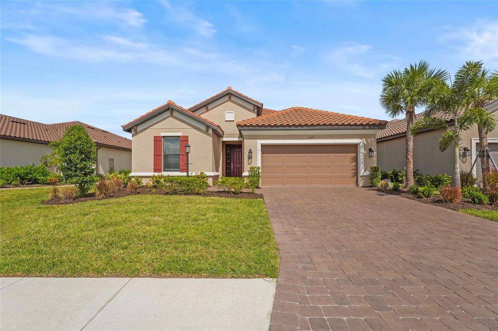 6195 MESA GLEN, Bradenton, FL 34203