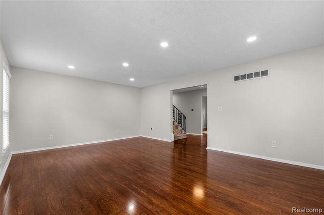 24561 Seneca Street, Oak Park, MI 48237