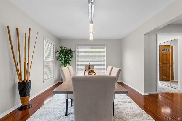 24561 Seneca Street, Oak Park, MI 48237