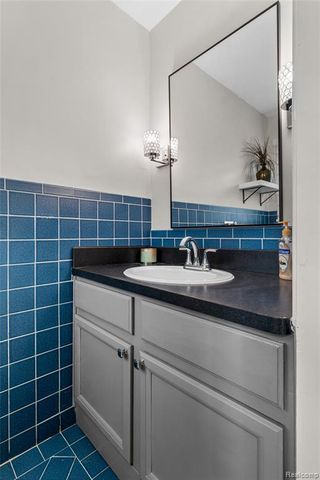 24561 Seneca Street, Oak Park, MI 48237