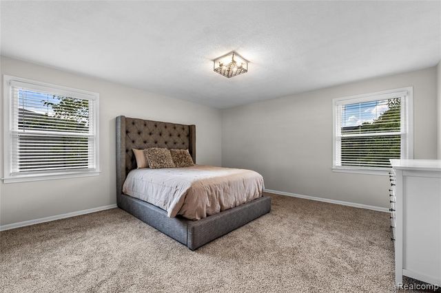 24561 Seneca Street, Oak Park, MI 48237