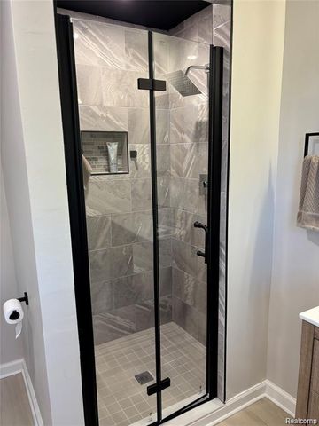 24561 Seneca Street, Oak Park, MI 48237