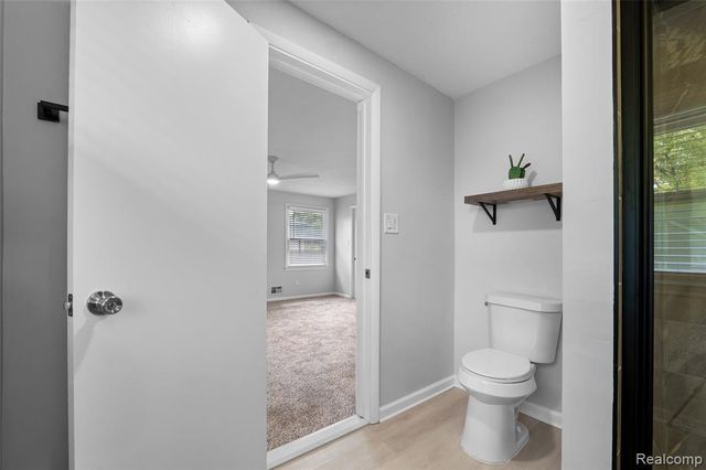 24561 Seneca Street, Oak Park, MI 48237