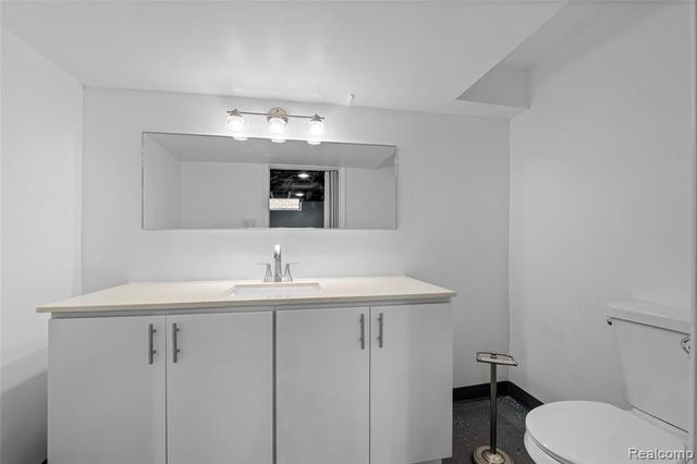 24561 Seneca Street, Oak Park, MI 48237