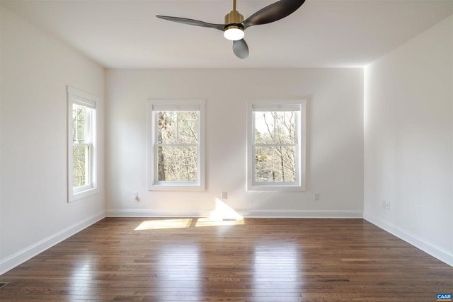 329 CARRSBROOK DR, Charlottesville, VA 22901