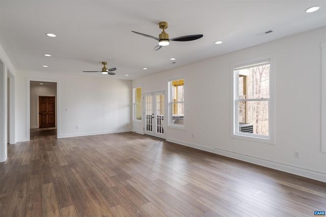 329 CARRSBROOK DR, Charlottesville, VA 22901