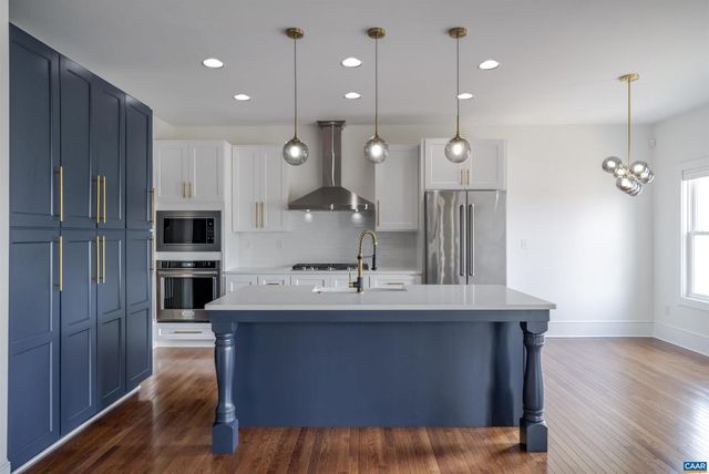 329 CARRSBROOK DR, Charlottesville, VA 22901