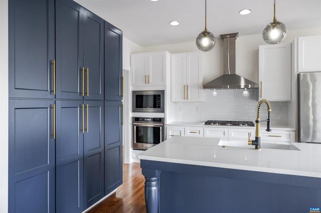 329 CARRSBROOK DR, Charlottesville, VA 22901