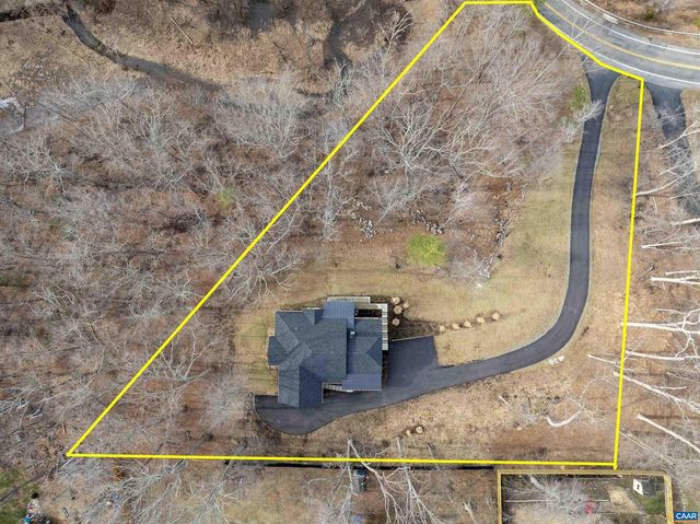 329 CARRSBROOK DR, Charlottesville, VA 22901