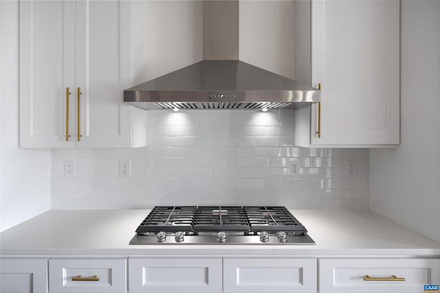 329 CARRSBROOK DR, Charlottesville, VA 22901