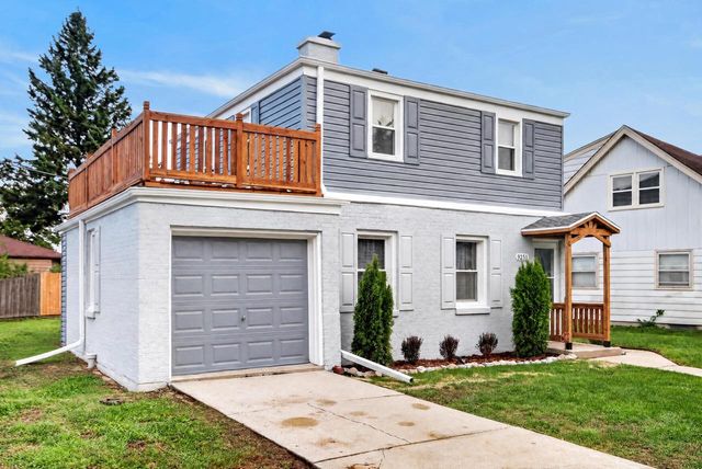 9251 W Swan CIRCLE, Milwaukee, WI 53225