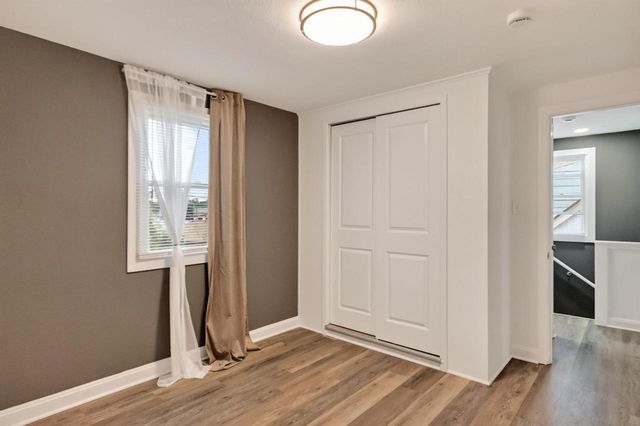 9251 W Swan CIRCLE, Milwaukee, WI 53225