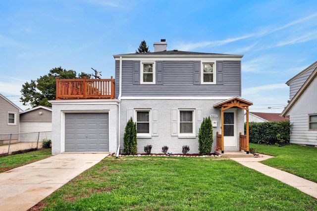 9251 W Swan CIRCLE, Milwaukee, WI 53225