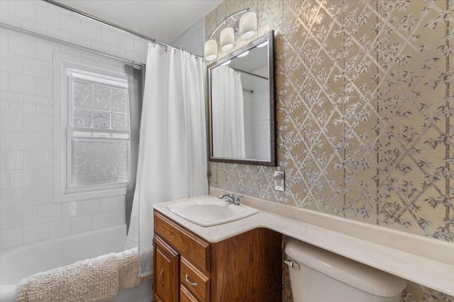 3018 Elm LANE, Racine, WI 53405