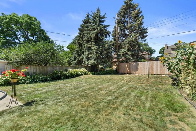 3018 Elm LANE, Racine, WI 53405
