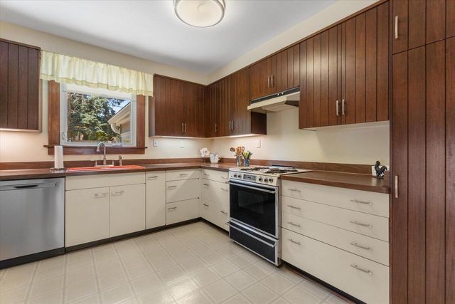 3018 Elm LANE, Racine, WI 53405