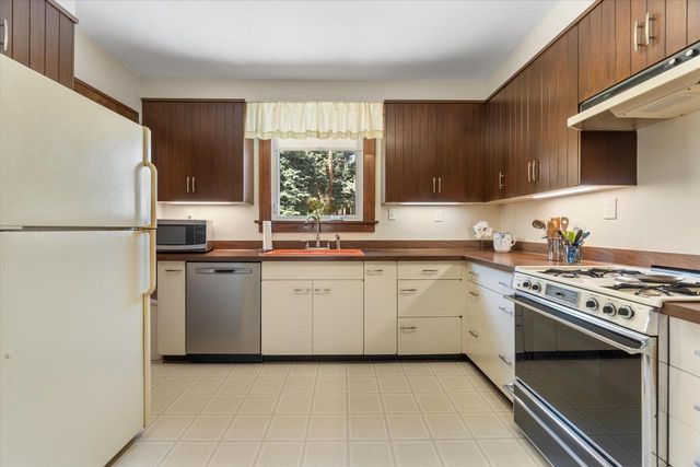 3018 Elm LANE, Racine, WI 53405