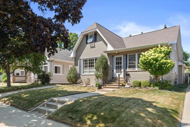3018 Elm LANE, Racine, WI 53405