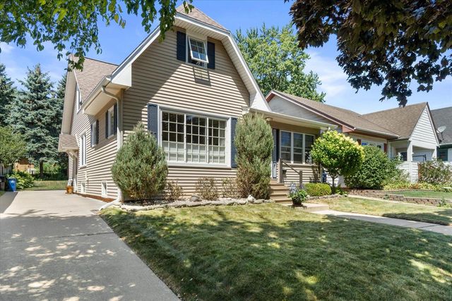 3018 Elm LANE, Racine, WI 53405
