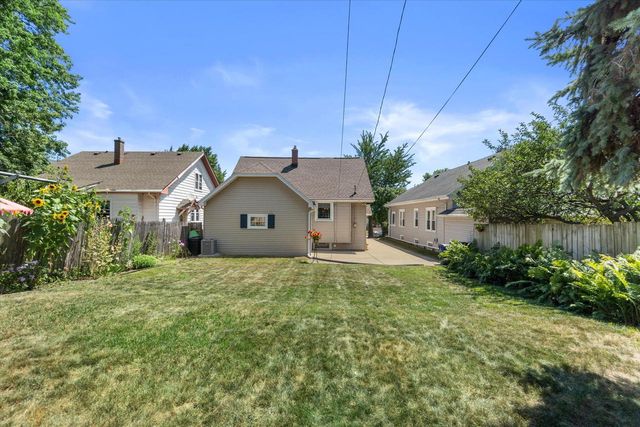 3018 Elm LANE, Racine, WI 53405