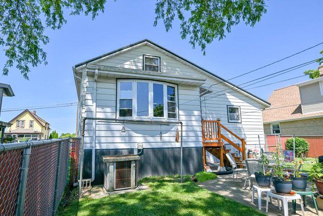 1513 Cherry STREET, South Milwaukee, WI 53172