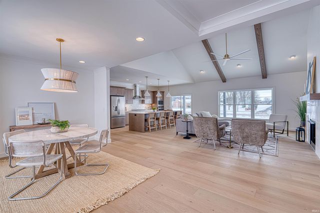 2820 Lake Drive, Newburgh, IN 47630