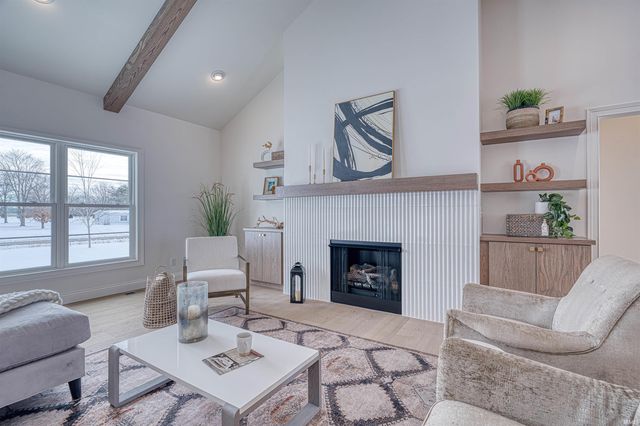 2820 Lake Drive, Newburgh, IN 47630