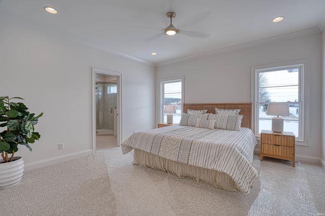 2820 Lake Drive, Newburgh, IN 47630