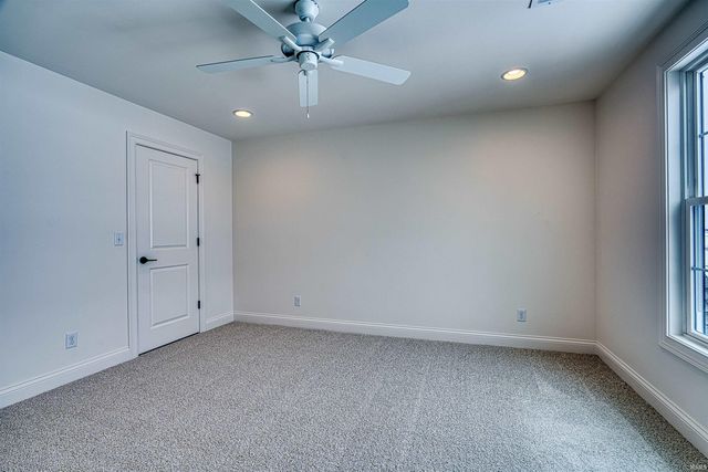 2820 Lake Drive, Newburgh, IN 47630