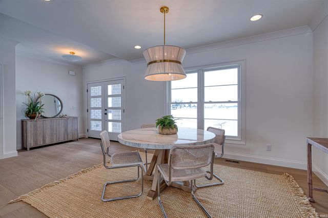 2820 Lake Drive, Newburgh, IN 47630