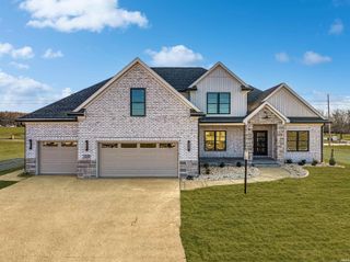 2820 Lake Drive, Newburgh, IN 47630