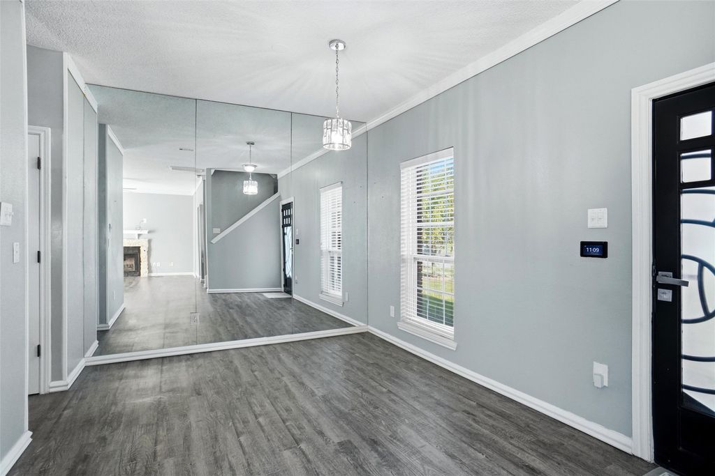 2136 Falcon Ridge Drive, Carrollton, TX 75010 — photo 5