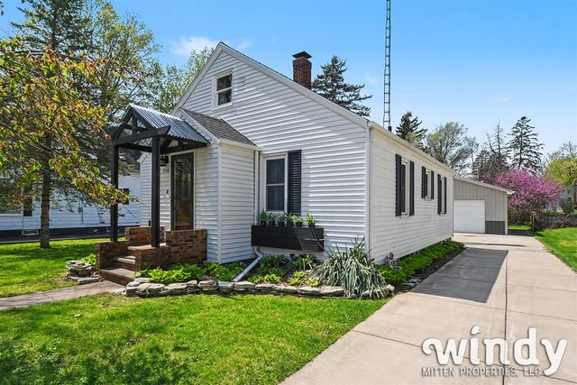 316 Sutherland Avenue, Watervliet, MI 49098