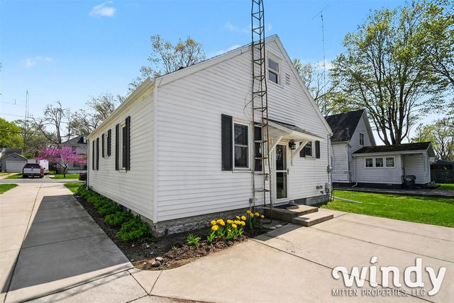 316 Sutherland Avenue, Watervliet, MI 49098