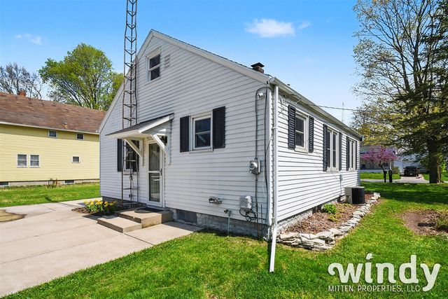 316 Sutherland Avenue, Watervliet, MI 49098