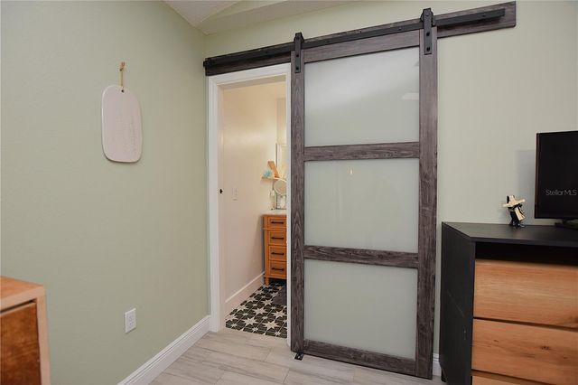 2022 HATTERAS POINT, Lakeland, FL 33813