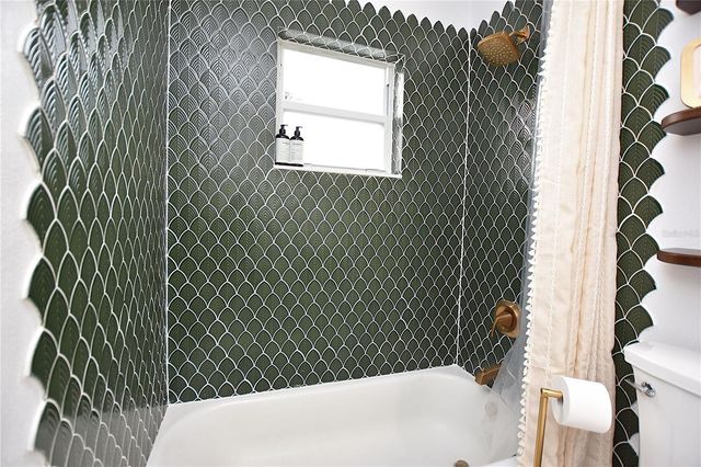 2022 HATTERAS POINT, Lakeland, FL 33813