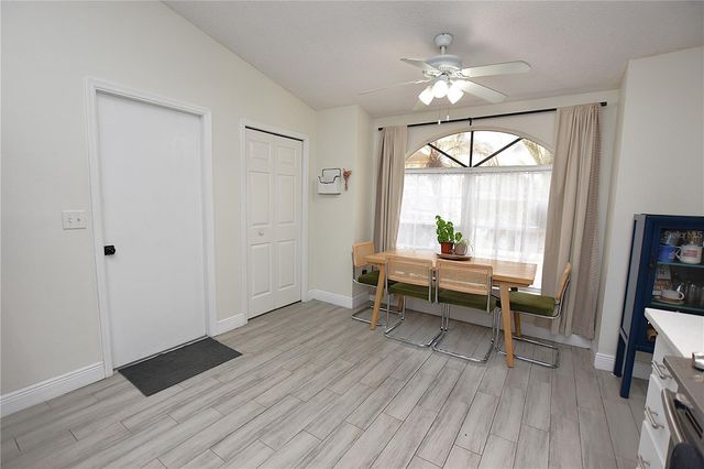 2022 HATTERAS POINT, Lakeland, FL 33813