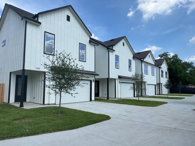 1308 Duff Lane, Houston, TX 77022