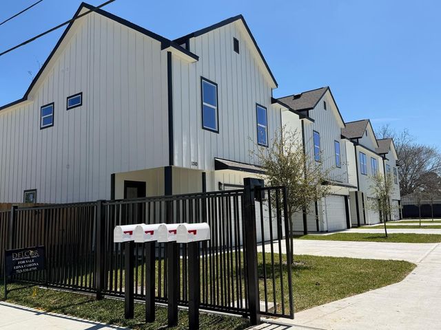 1308 Duff Lane, Houston, TX 77022