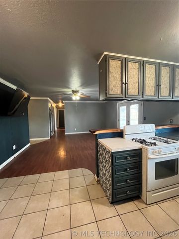 4566 W 64th Street S, Tulsa, OK 74132