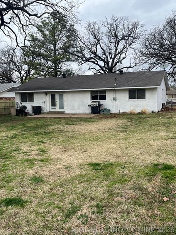 4566 W 64th Street S, Tulsa, OK 74132