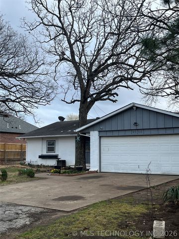 4566 W 64th Street S, Tulsa, OK 74132