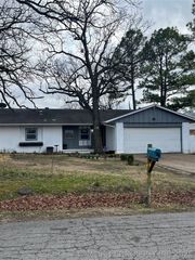 4566 W 64th Street S, Tulsa, OK 74132