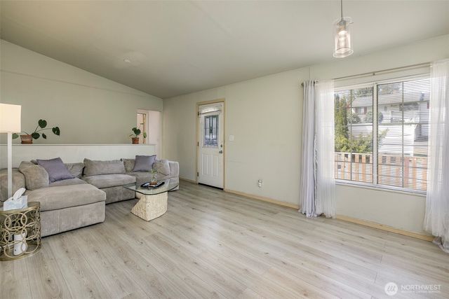 11122 59th Avenue S, Seattle, WA 98178