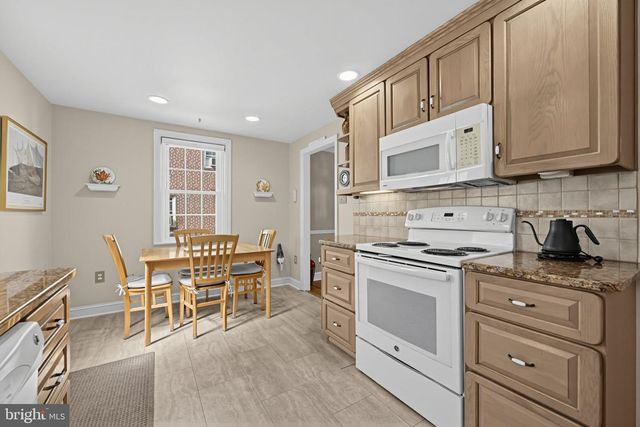 58 UPLAND RD, Havertown, PA 19083